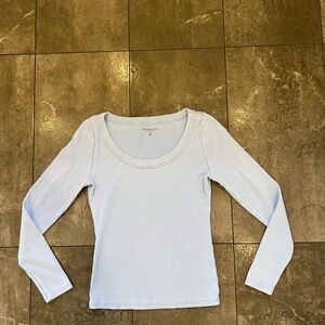 Abercrombie and Fitch Light Blue Long Sleeve Scoop Neck Top size medium cotton